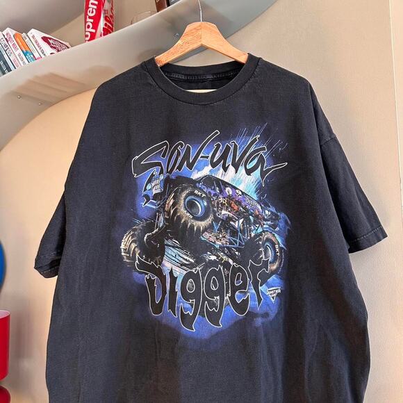 Vintage Y2K Grave Digger Monster Truck Shirt - Picture 2 of 7